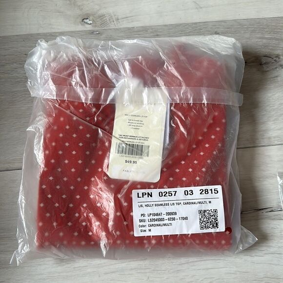Fabletics Holly Seamless Long-Sleeve Top Cardinal Milti M NWT in packaging - Picture 4 of 6